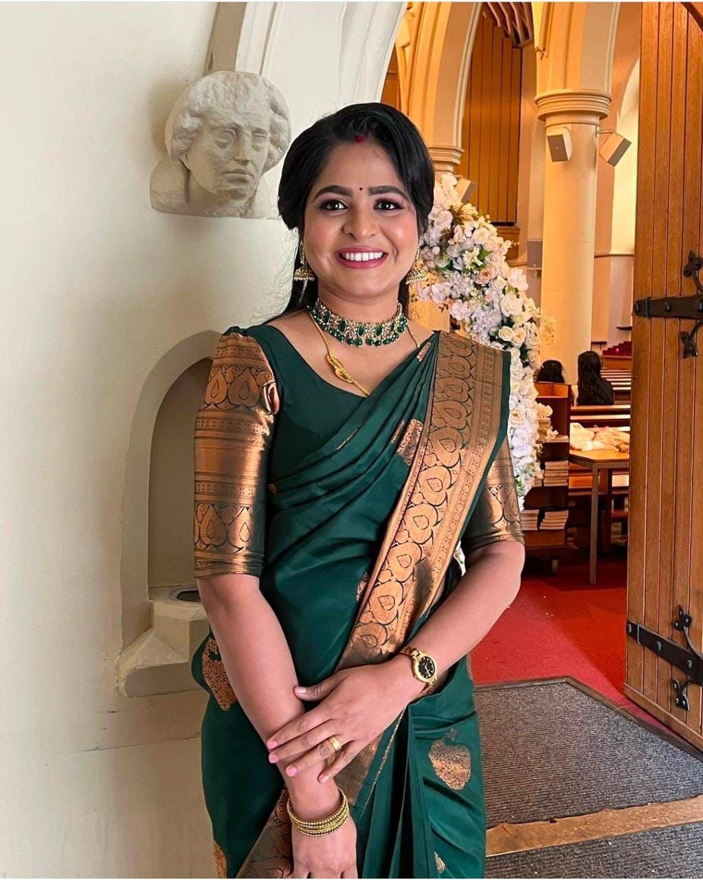 Lovely Green Soft Silk Saree With Gorgeous Blouse Piece
