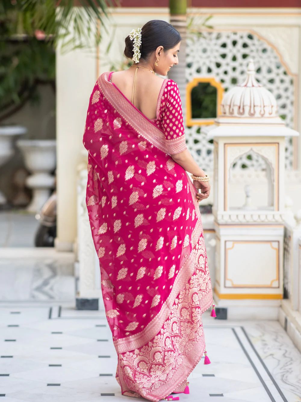 Admirable Dark Pink Soft Banarasi Silk Saree With Desuetude Blouse Piece