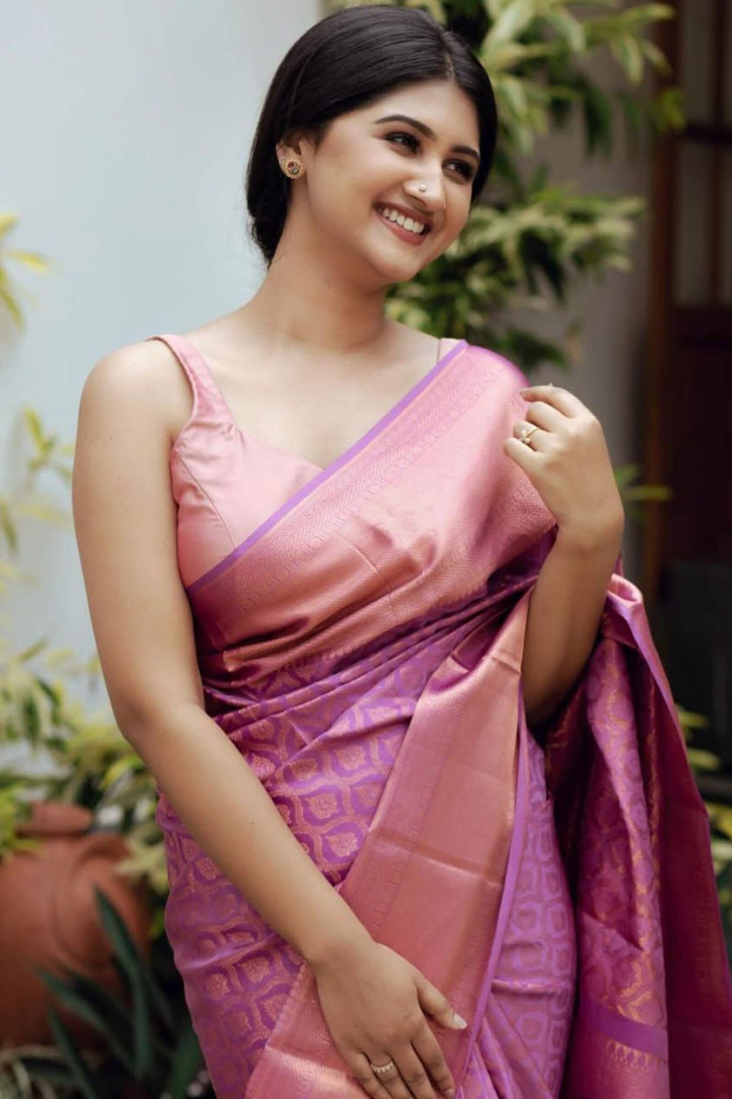 Opulent Pink Soft Silk Saree With Pleasant Blouse Piece
