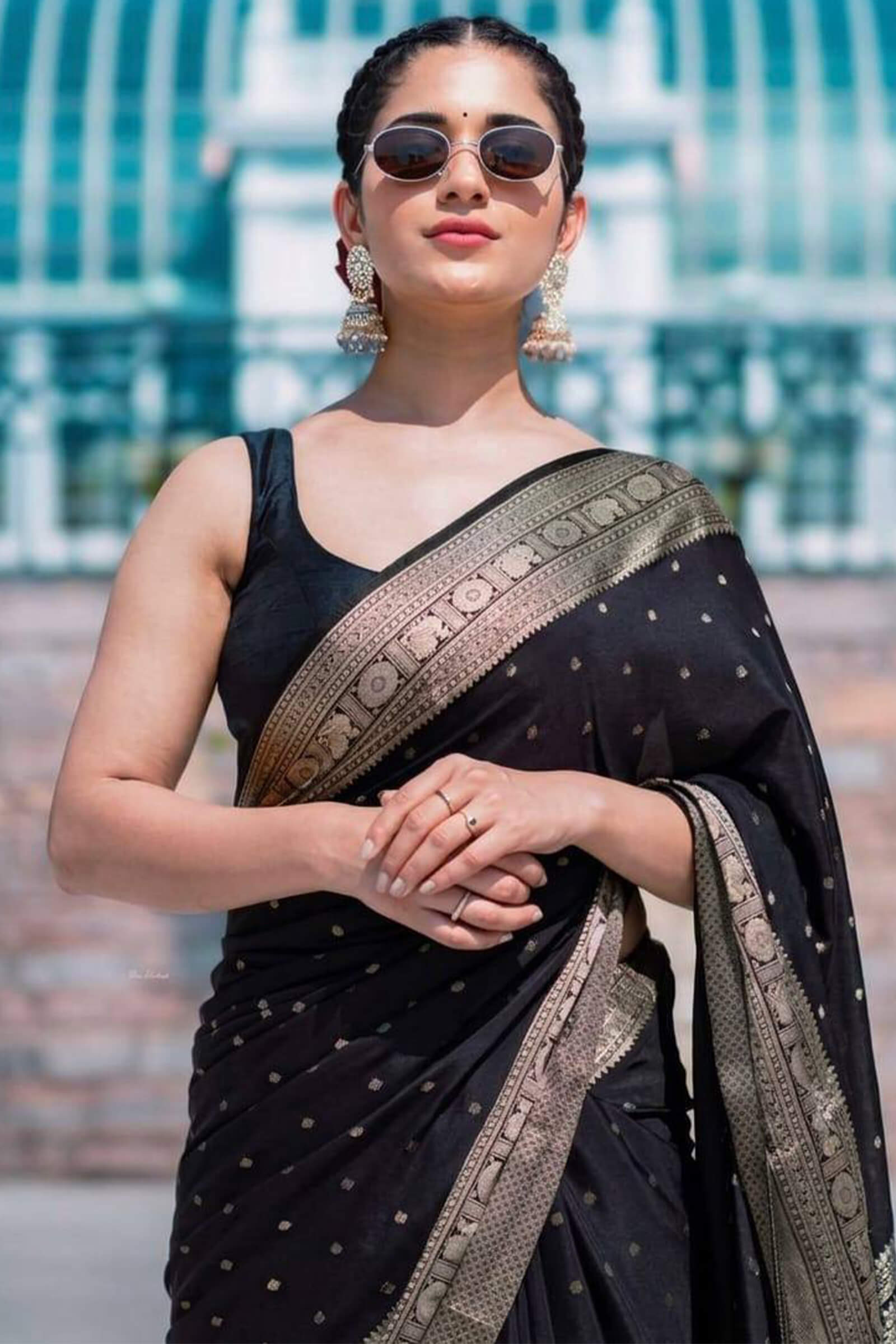 Delightful Black Soft Silk Saree With Prettiest Blouse Piece