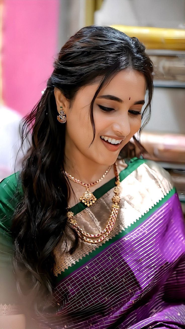Majesty Purple Soft Silk Saree With Enigmatic Blouse Piece