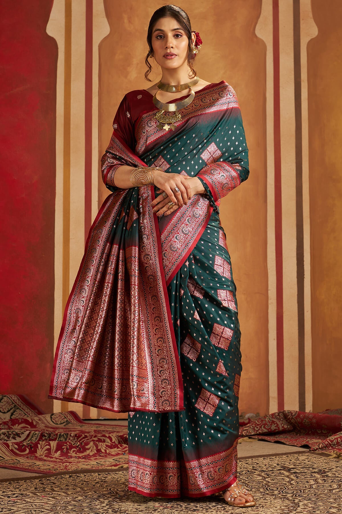 Majesty Dark Green Pure Zari Weaving Banarasi Silk Saree With Profuse Blouse Piece