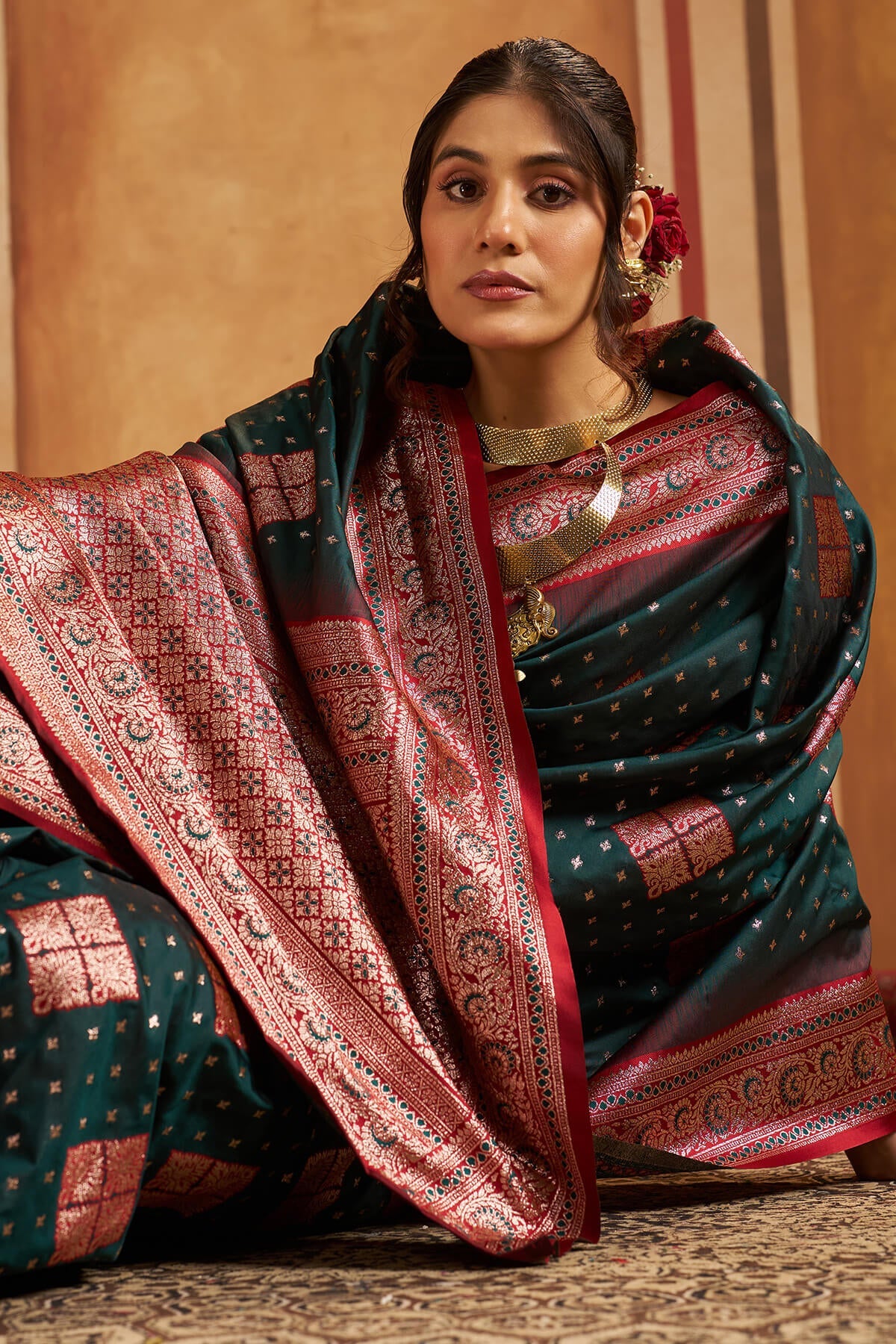 Majesty Dark Green Pure Zari Weaving Banarasi Silk Saree With Profuse Blouse Piece