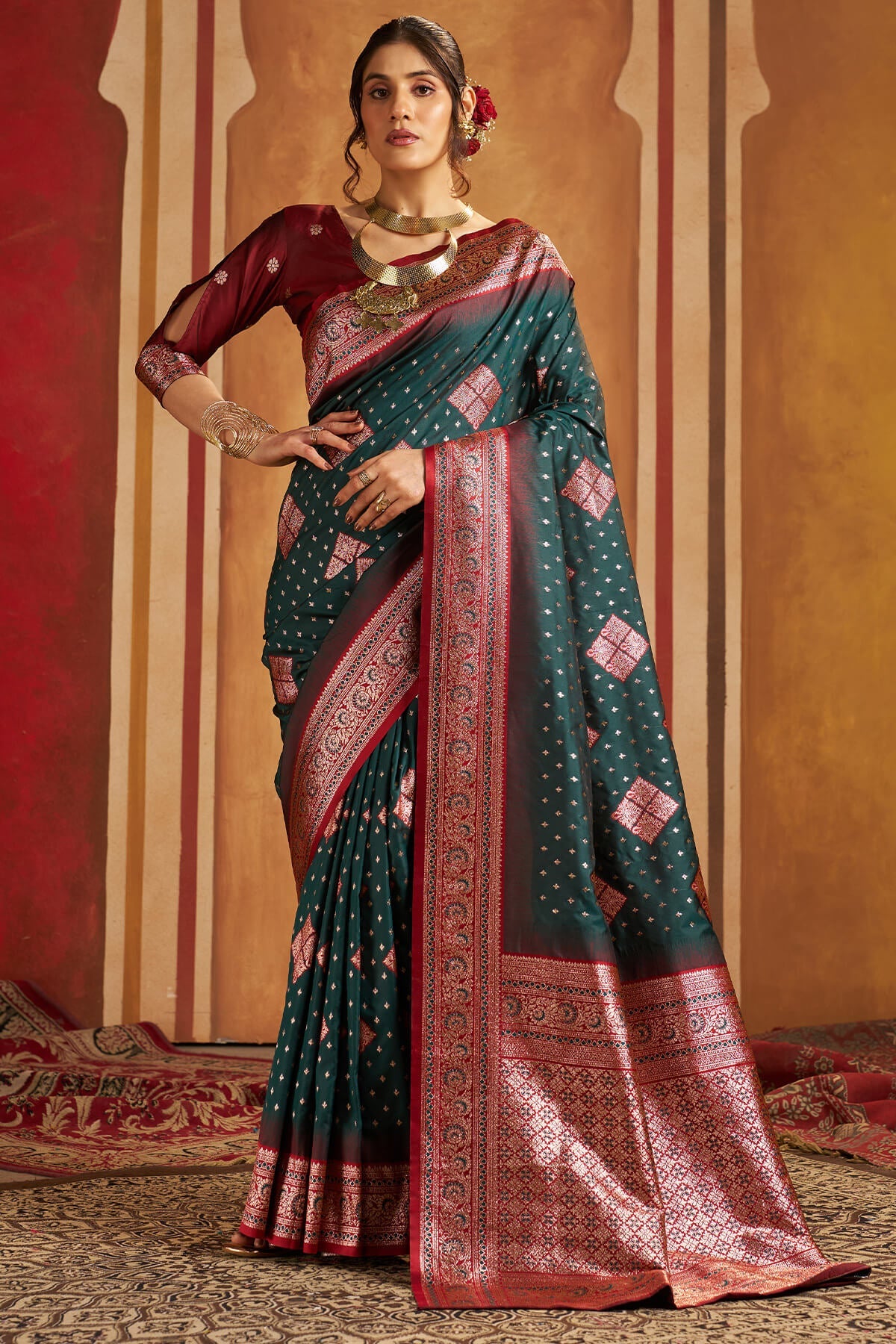 Majesty Dark Green Pure Zari Weaving Banarasi Silk Saree With Profuse Blouse Piece