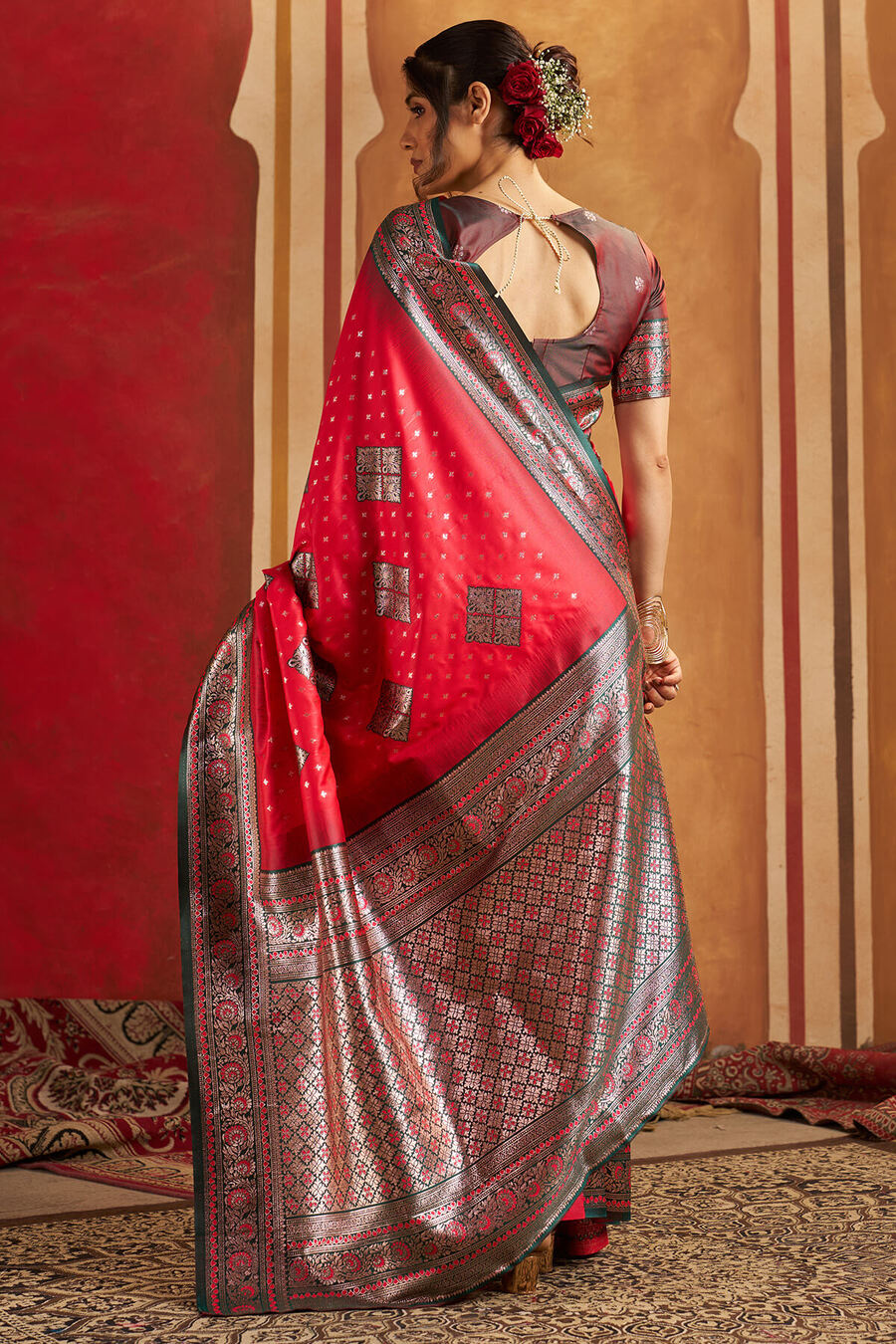 Seraglio Dark Pink Pure Zari Weaving Banarasi Silk Saree With Magnetic Blouse Piece