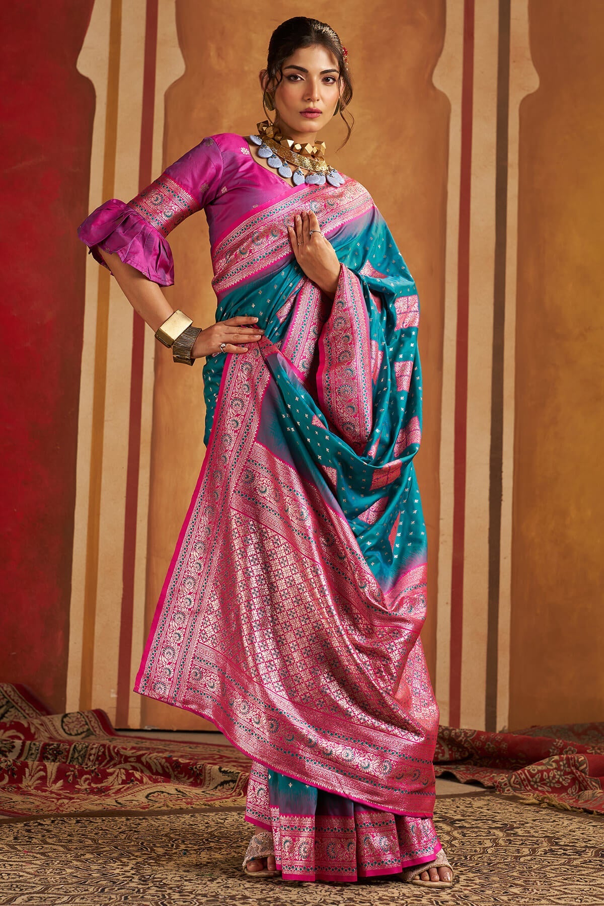 Prominent Firozi Pure Zari Weaving Banarasi Silk Saree With Flamboyant Blouse Piece