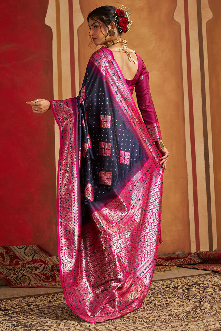 Scintilla Navy Blue Pure Zari Weaving Banarasi Silk Saree With Denouement Blouse Piece