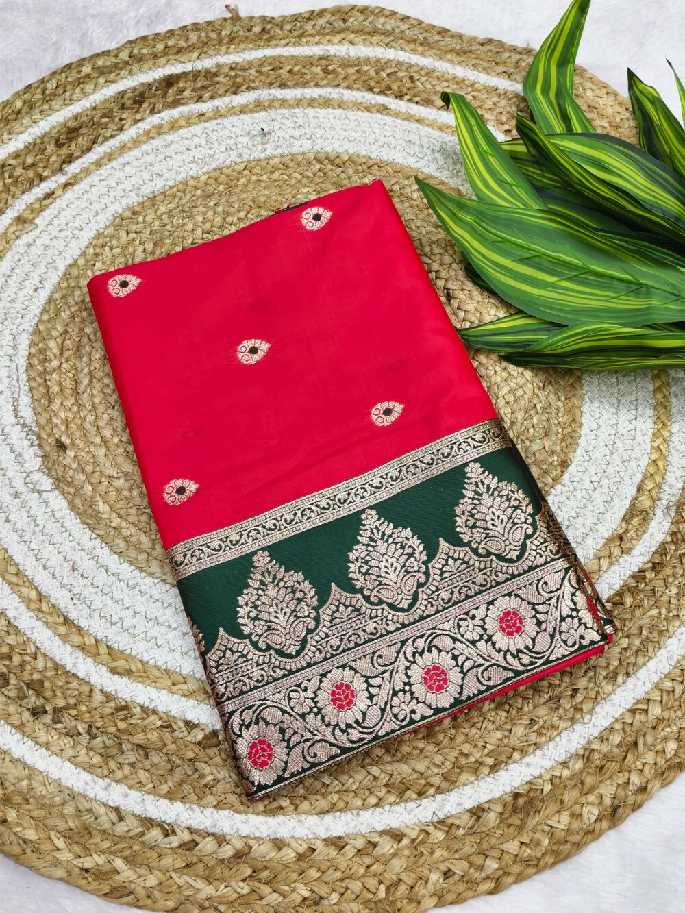 Preferable Dark Pink Pure Zari Weaving Banarasi Silk Saree With Sempiternal Blouse Piece