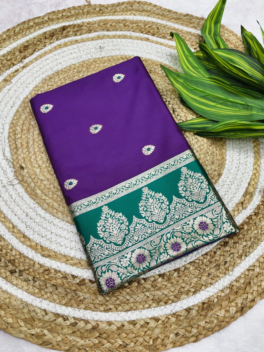 Diaphanous Purple Pure Zari Weaving Banarasi Silk Saree With Amazing Blouse Piece
