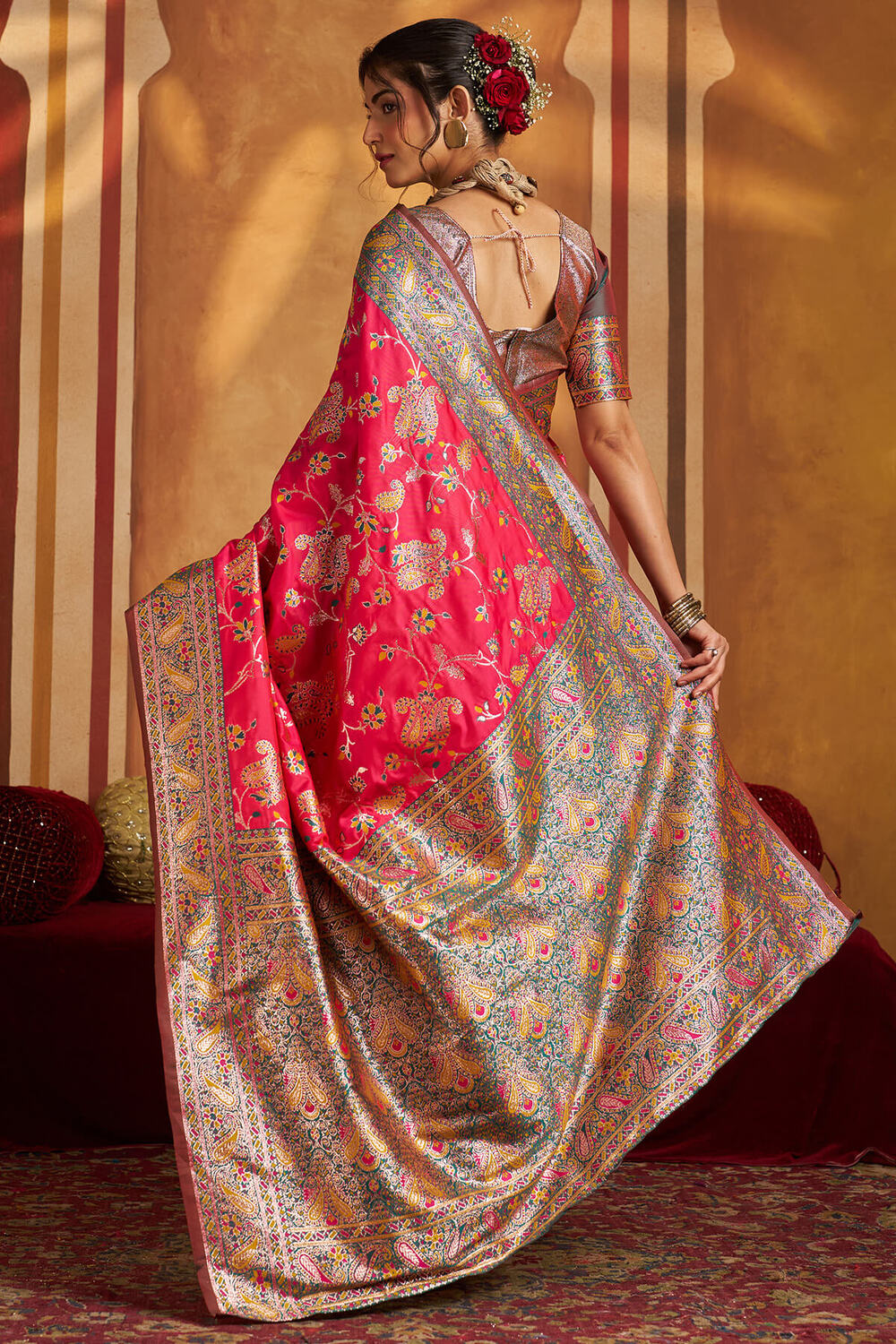 Snazzy Dark Pink Pure Zari Weaving Banarasi Silk Saree With Scintillating Blouse Piece