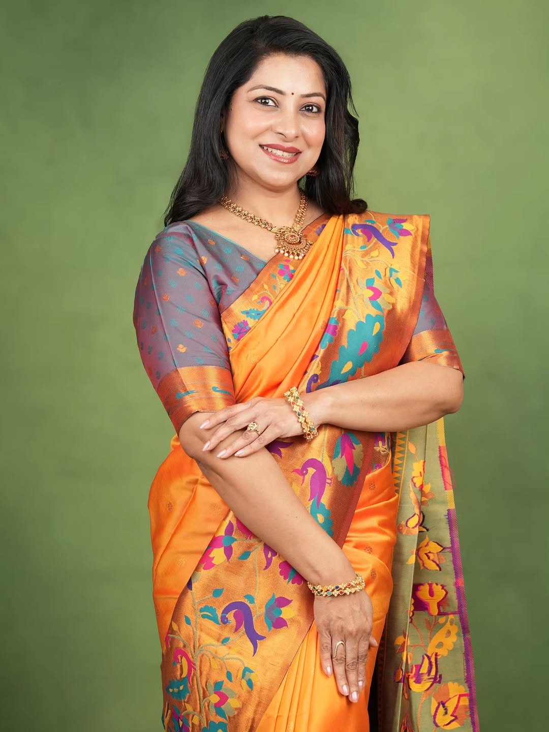 Pulsating Orange Paithani Silk Saree With Bucolic Blouse Piece
