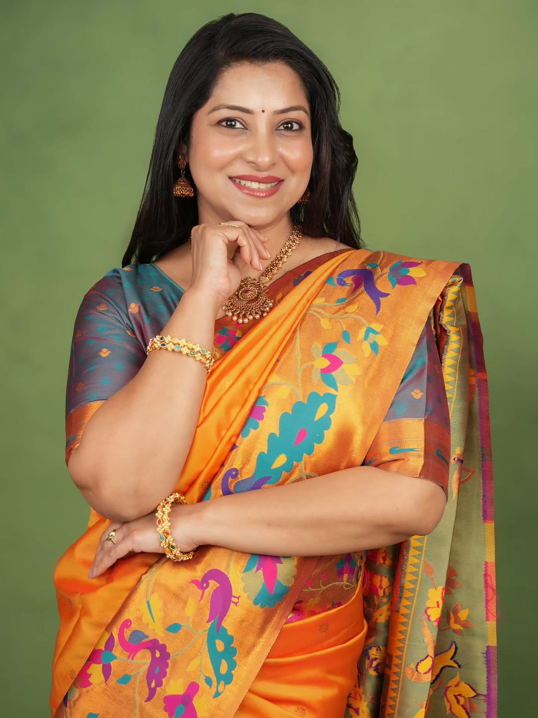Pulsating Orange Paithani Silk Saree With Bucolic Blouse Piece