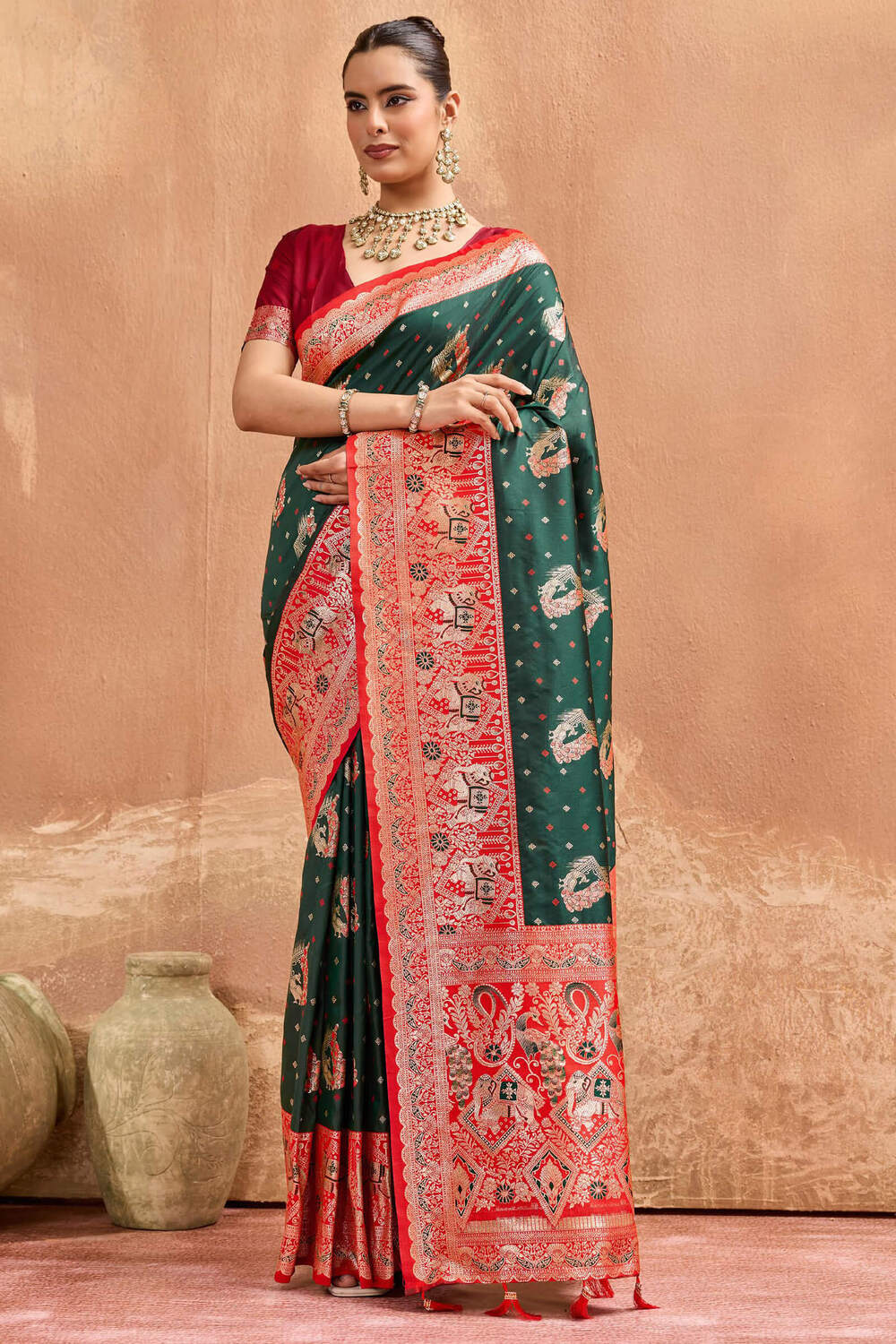 Flameboyant Dark Green Pure Zari Weaving Banarasi Silk Saree With Chatoyant Blouse Piece