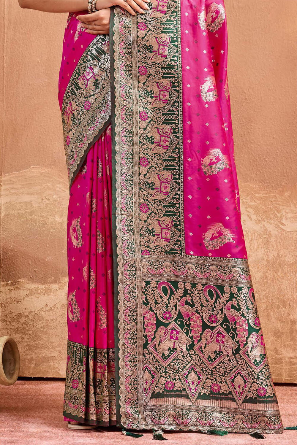 Fairytale Dark Pink Pure Zari Weaving Banarasi Silk Saree With Splendiferous Blouse Piece