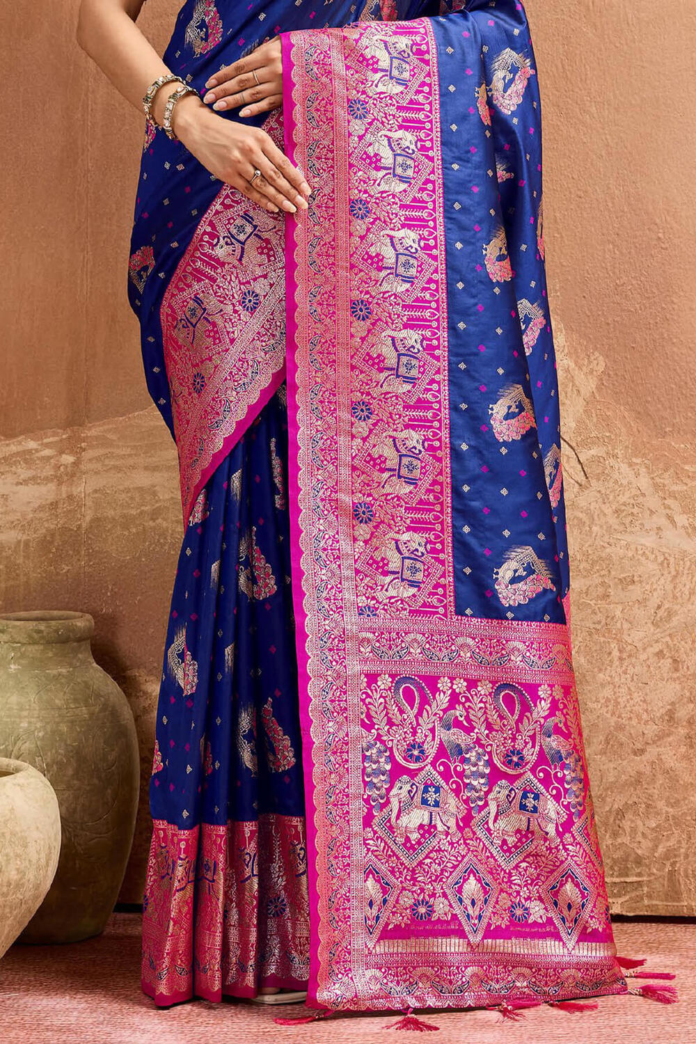 Capricious Navy Blue Pure Zari Weaving Banarasi Silk Saree With Verdant Blouse Piece