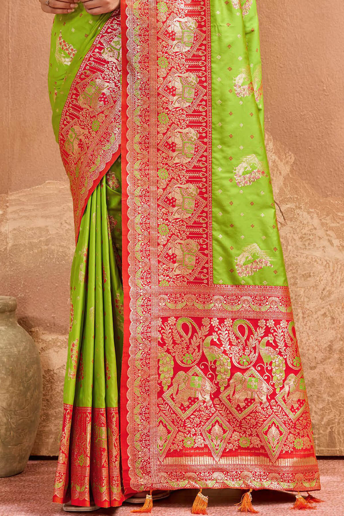 Angelic Parrot Pure Zari Weaving Banarasi Silk Saree With Scintilla Blouse Piece