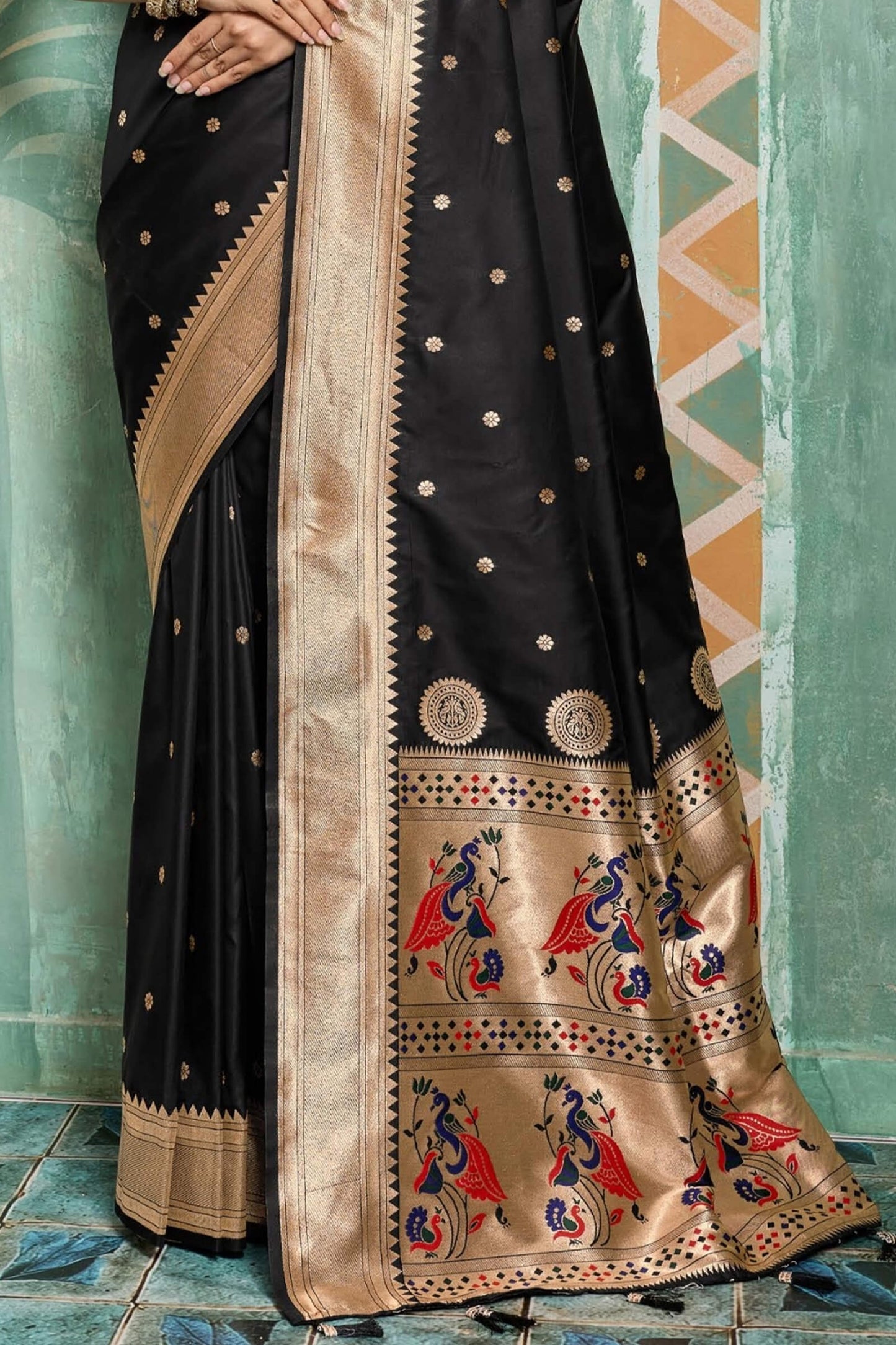 Cynosure Black Paithani Silk Saree With Wonderful Blouse Piece