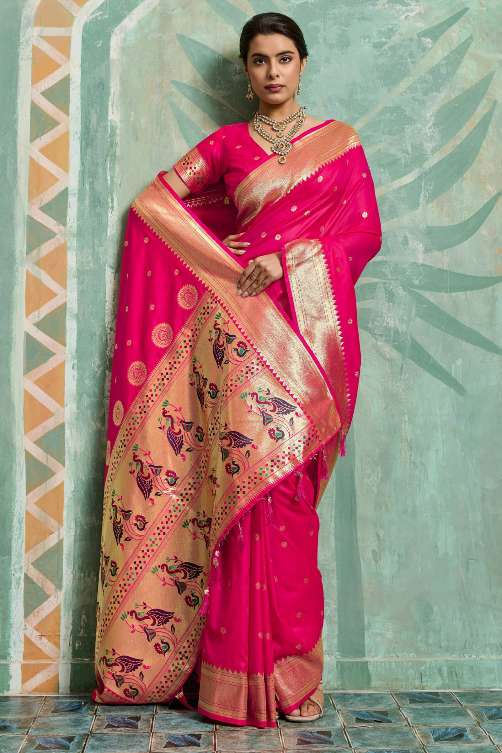 Profuse Dark Pink Paithani Silk Saree With Arresting Blouse Piece