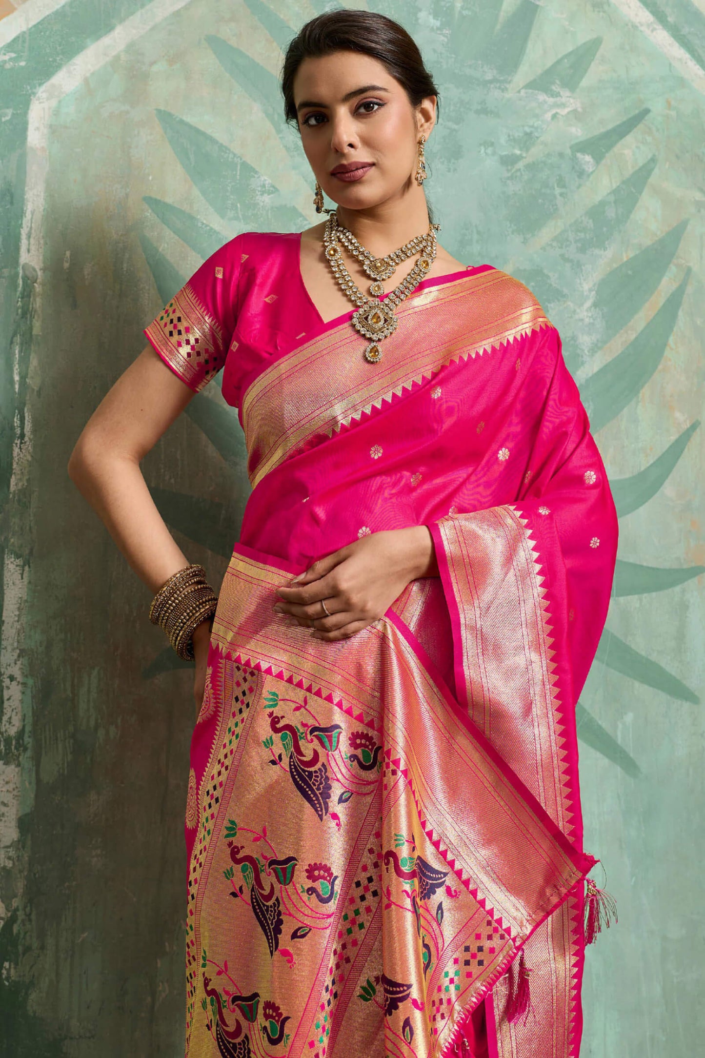 Profuse Dark Pink Paithani Silk Saree With Arresting Blouse Piece