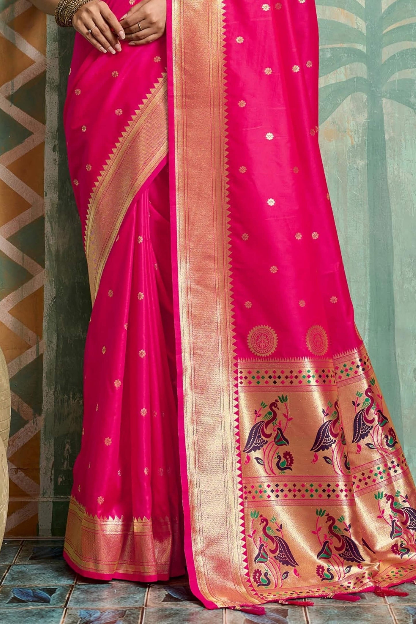 Profuse Dark Pink Paithani Silk Saree With Arresting Blouse Piece