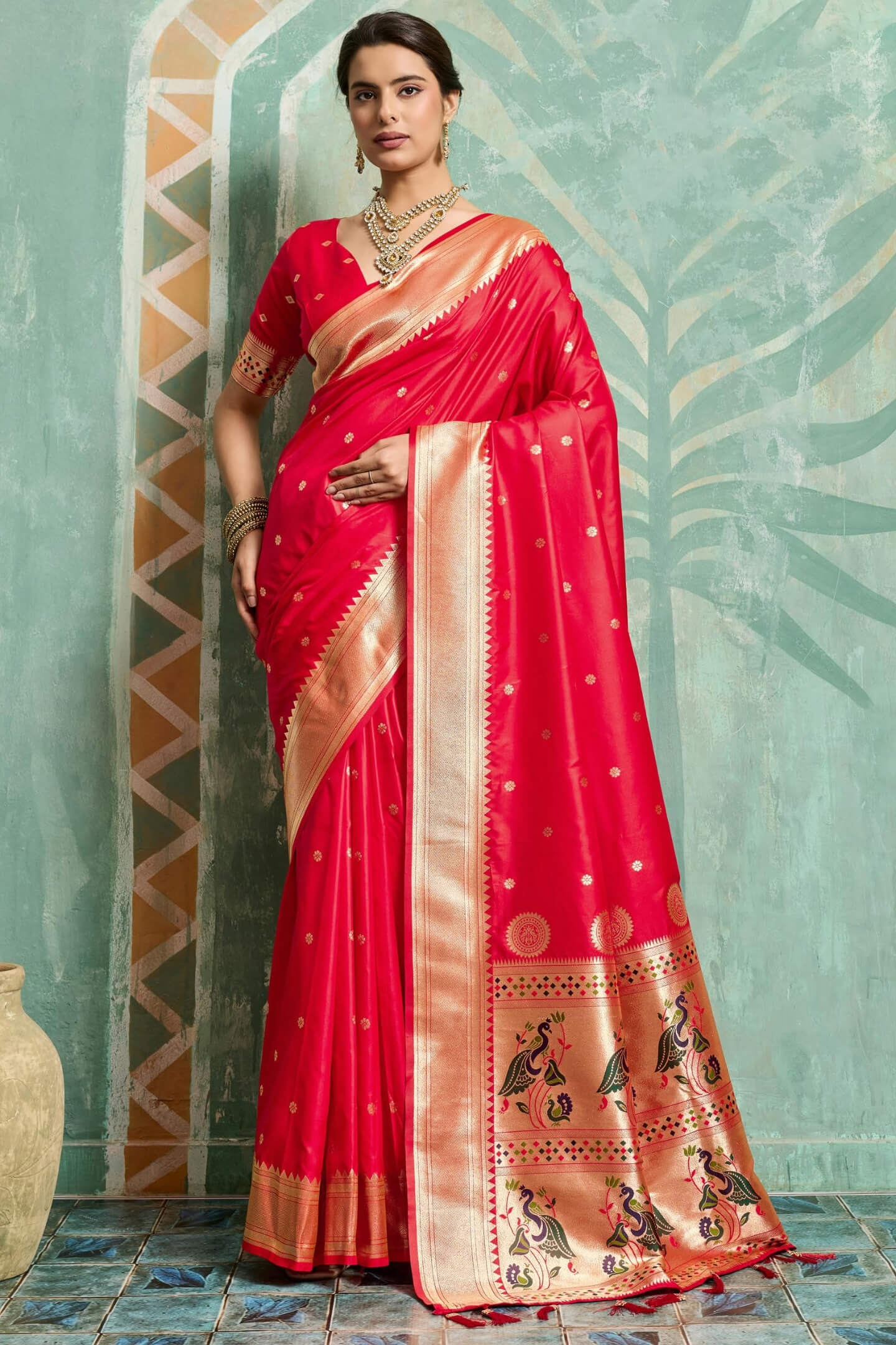 Flamboyant Red Paithani Silk Saree With Amazing Blouse Piece