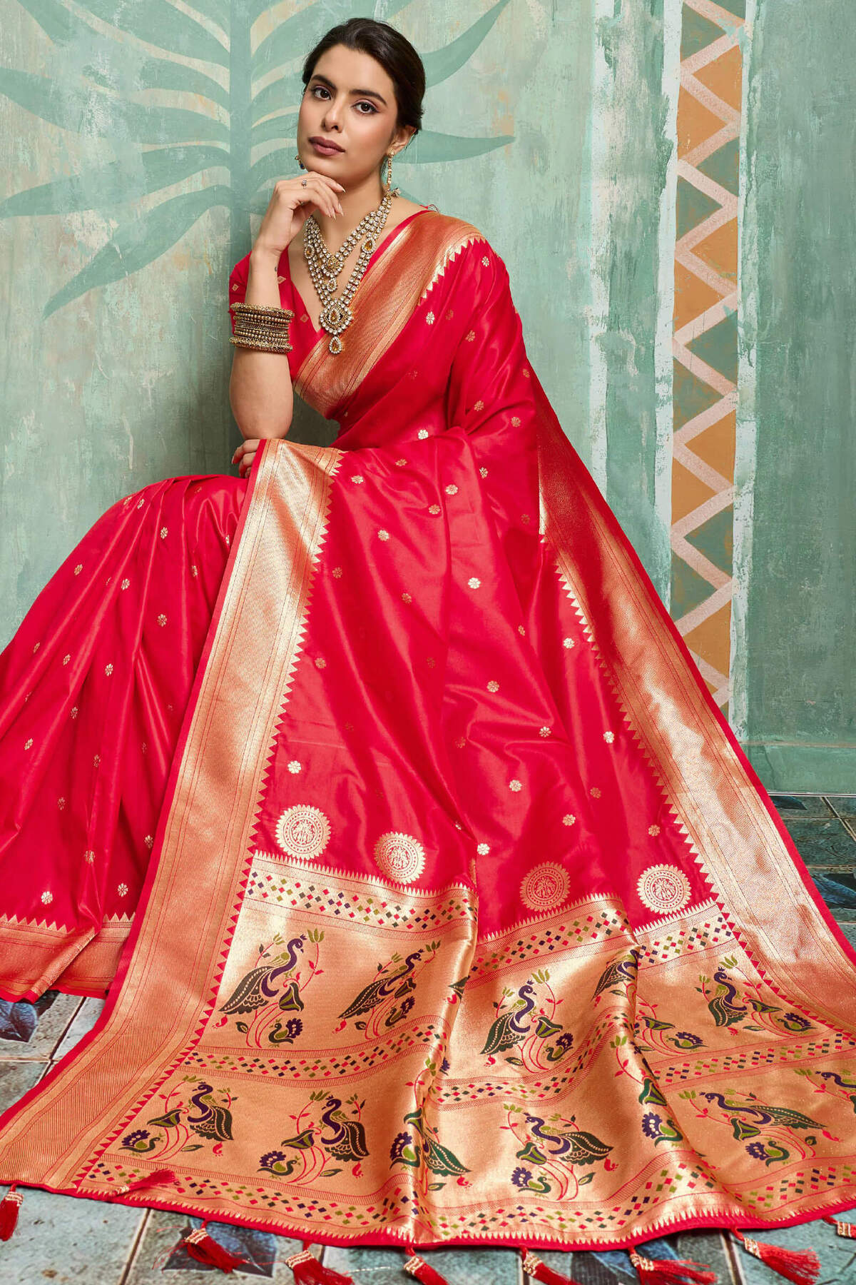 Flamboyant Red Paithani Silk Saree With Amazing Blouse Piece