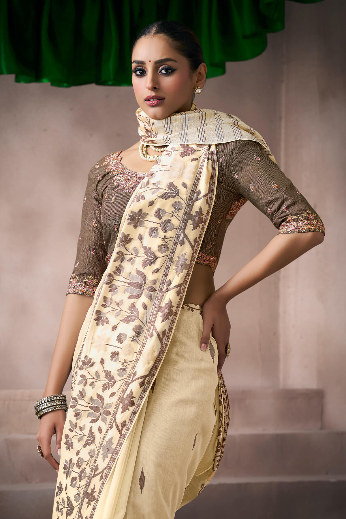 Woebegone Beige Viscose Cotton Silk Saree With Captivating Blouse Piece