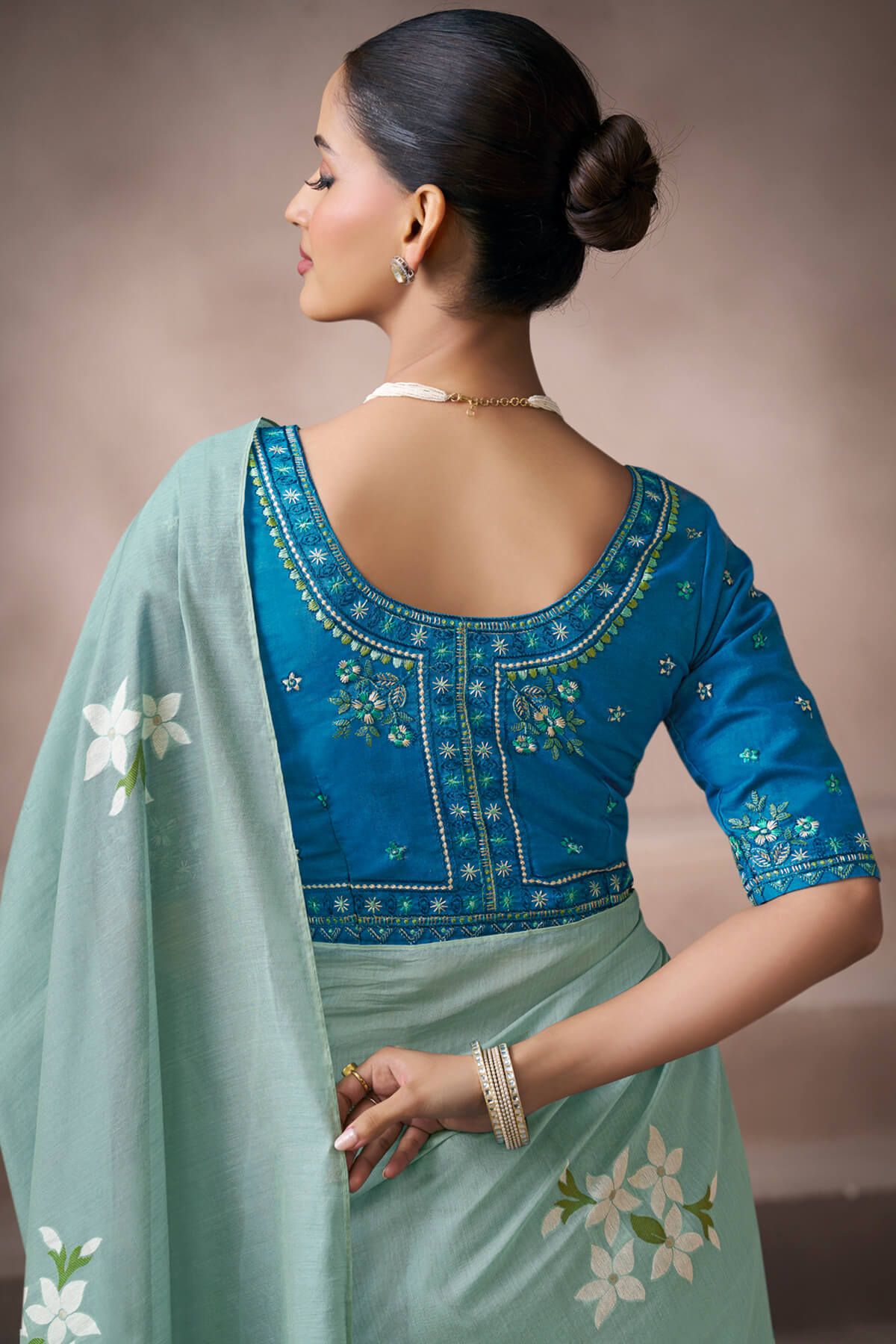 Seraglio Sky Viscose Cotton Silk Saree With Exquisite Blouse Piece