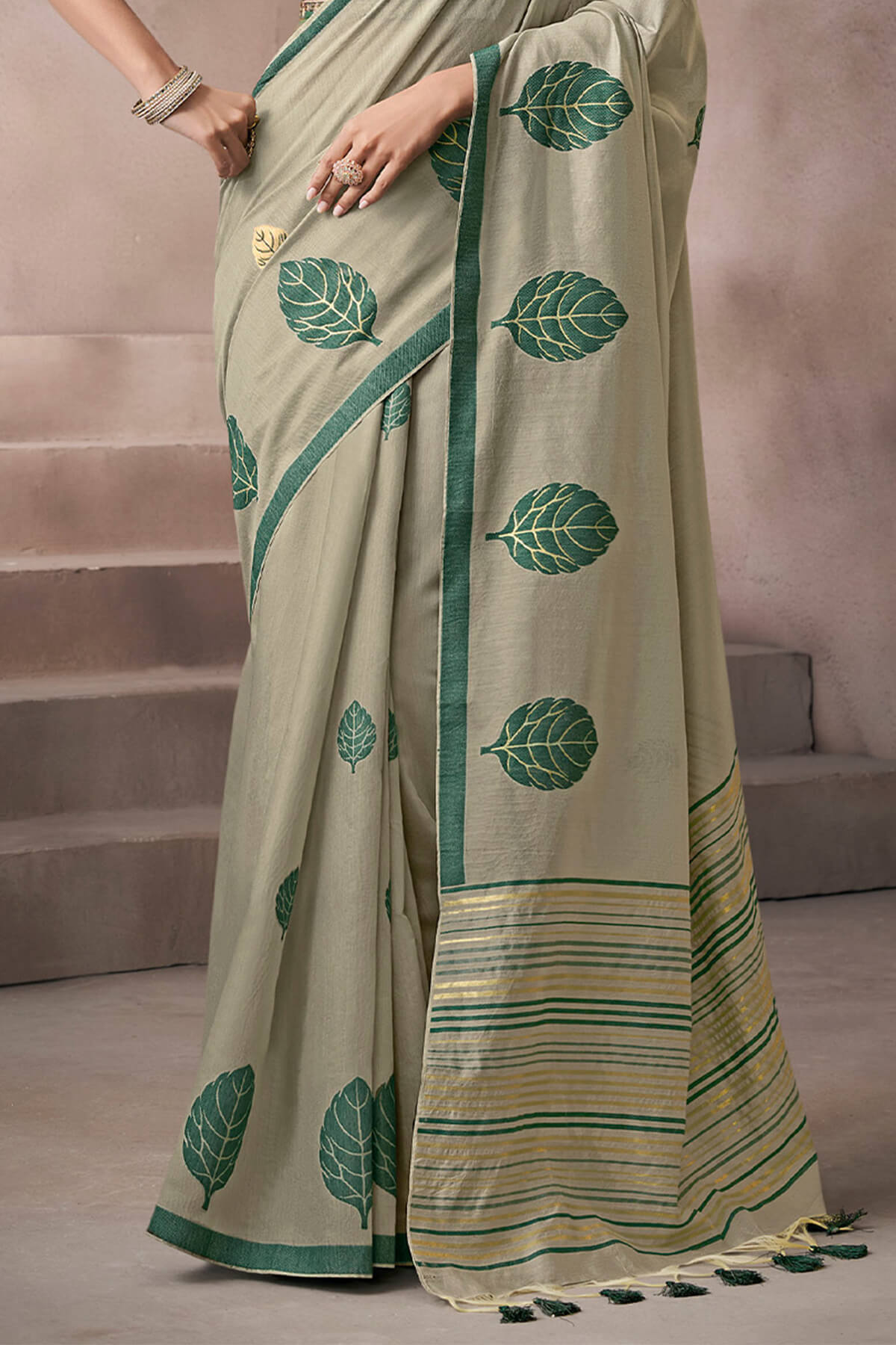 Bucolic Green Viscose Cotton Silk Saree With Energetic Blouse Piece