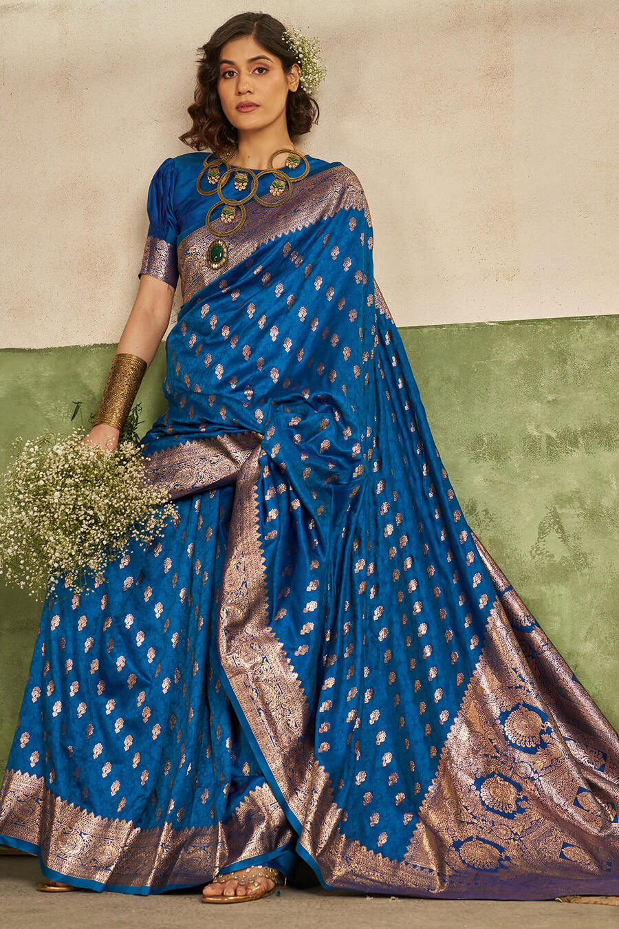 Glorious Blue Pure Zari Weaving Banarasi Silk Saree With Gratifying Blouse Piece