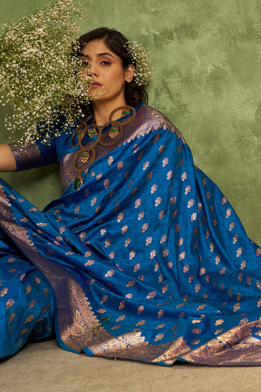 Glorious Blue Pure Zari Weaving Banarasi Silk Saree With Gratifying Blouse Piece
