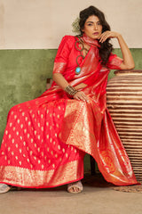 Intricate Dark Pink Pure Zari Weaving Banarasi Silk Saree With Desuetude Blouse Piece
