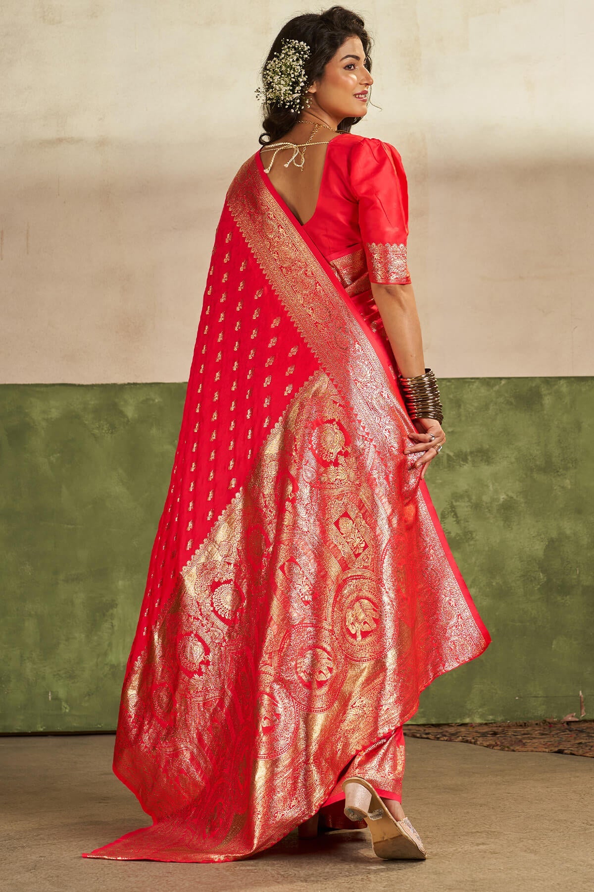 Intricate Dark Pink Pure Zari Weaving Banarasi Silk Saree With Desuetude Blouse Piece