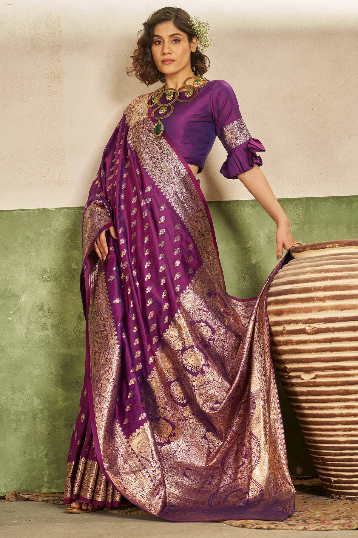 Dissemble Purple Pure Zari Weaving Banarasi Silk Saree With Majestic Blouse Piece