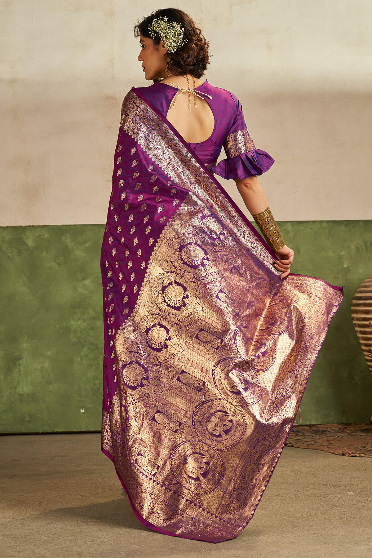 Dissemble Purple Pure Zari Weaving Banarasi Silk Saree With Majestic Blouse Piece
