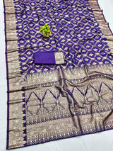 Groovy Purple Pure Zari Weaving Banarasi Silk Saree With Incomparable Blouse Piece