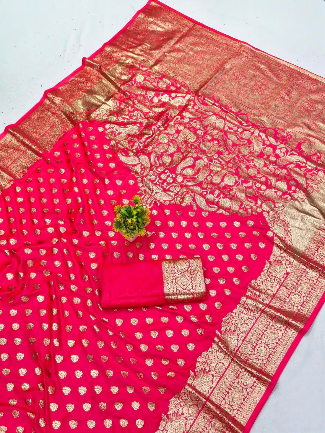 Tantalizing Dark Pink Pure Zari Weaving Banarasi Silk Saree With Gleaming Blouse Piece