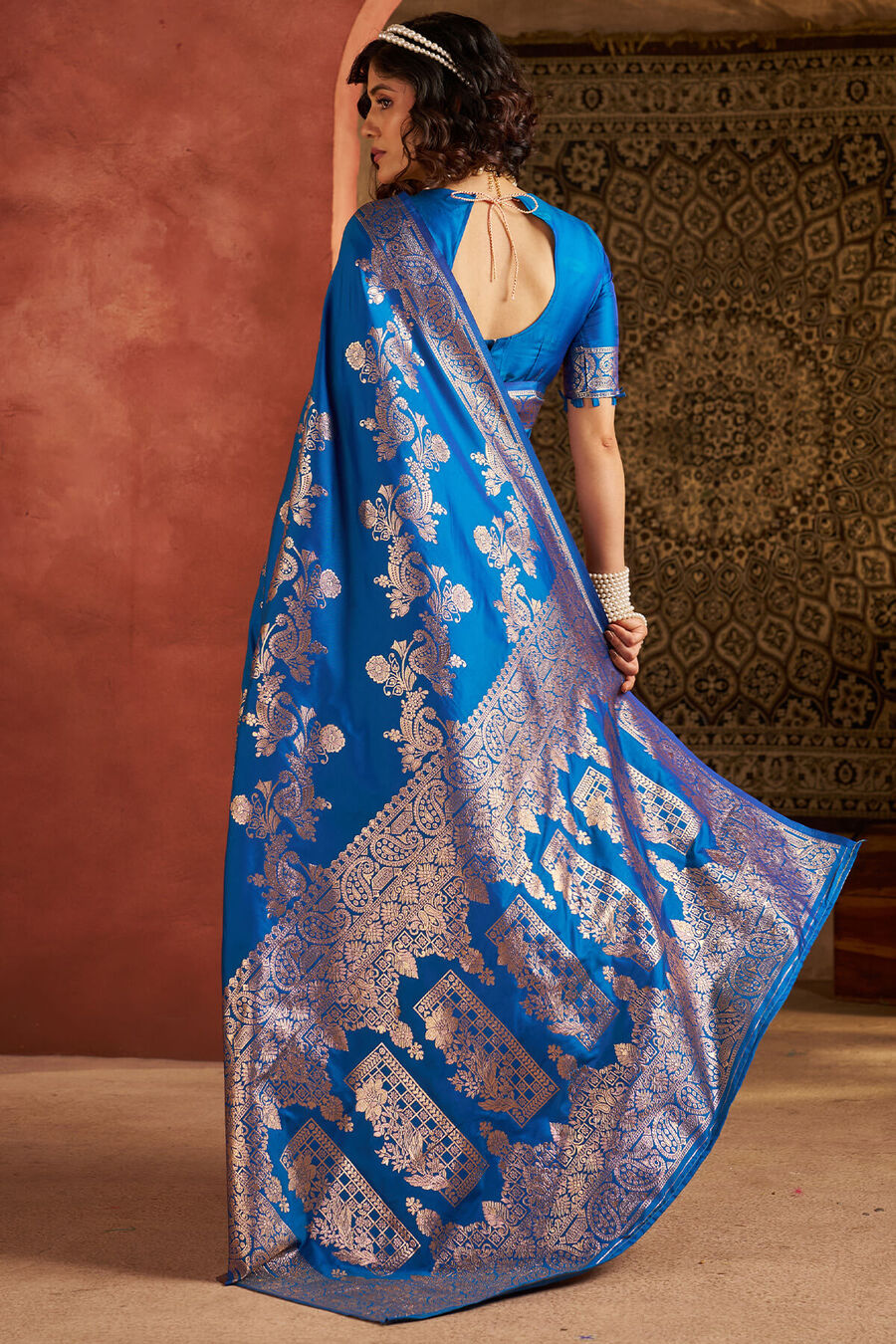 Ethereal Blue Pure Zari Weaving Banarasi Silk Saree With Lassitude Blouse Piece