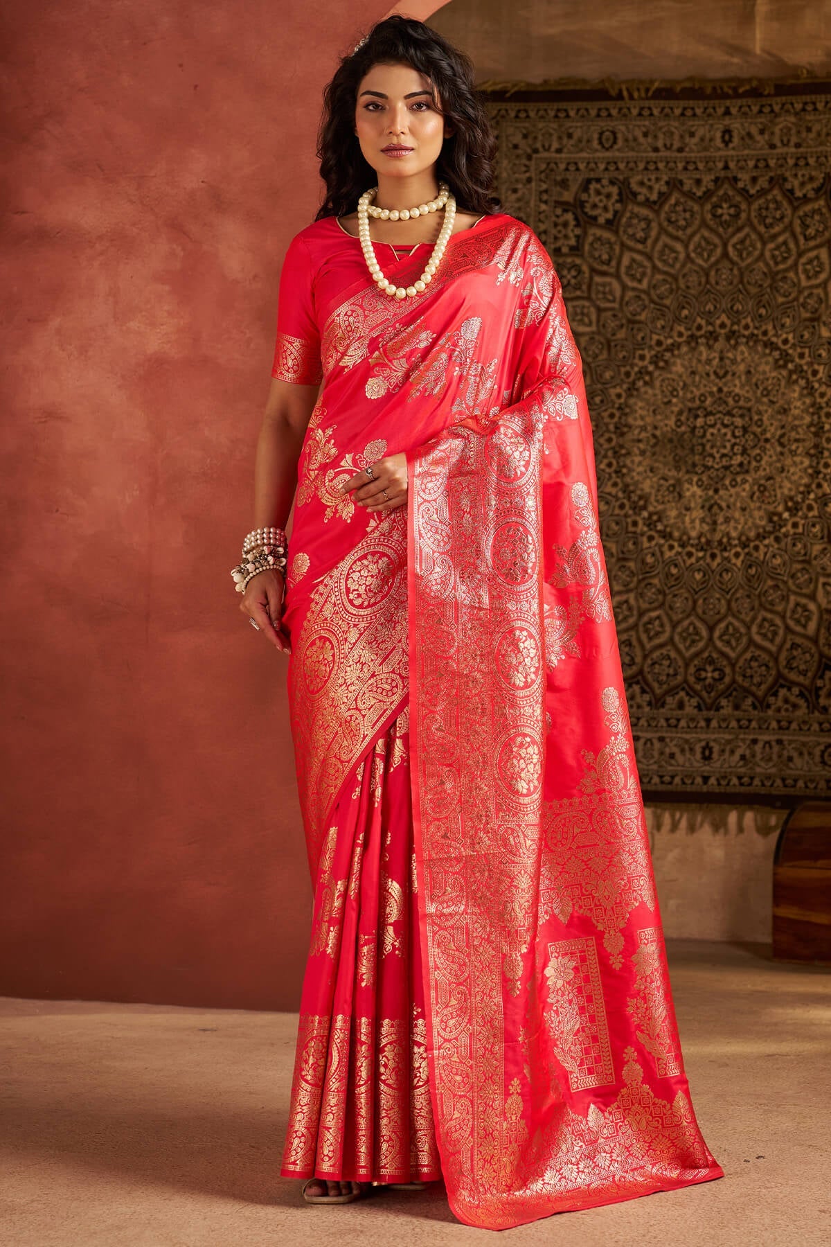 Sizzling Dark Pink Pure Zari Weaving Banarasi Silk Saree With Ailurophile Blouse Piece