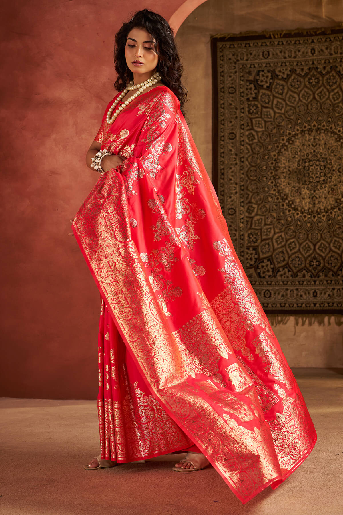 Sizzling Dark Pink Pure Zari Weaving Banarasi Silk Saree With Ailurophile Blouse Piece
