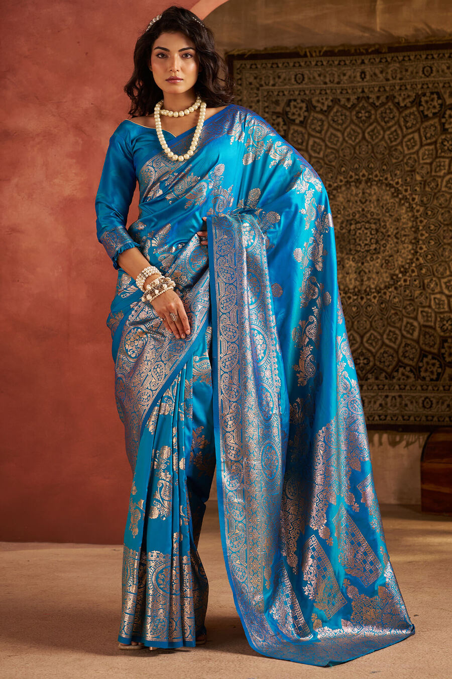 Woebegone Firozi Pure Zari Weaving Banarasi Silk Saree With Seraphic Blouse Piece
