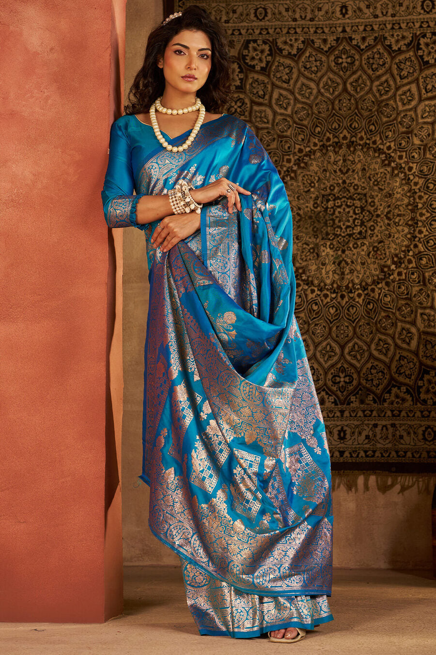 Woebegone Firozi Pure Zari Weaving Banarasi Silk Saree With Seraphic Blouse Piece