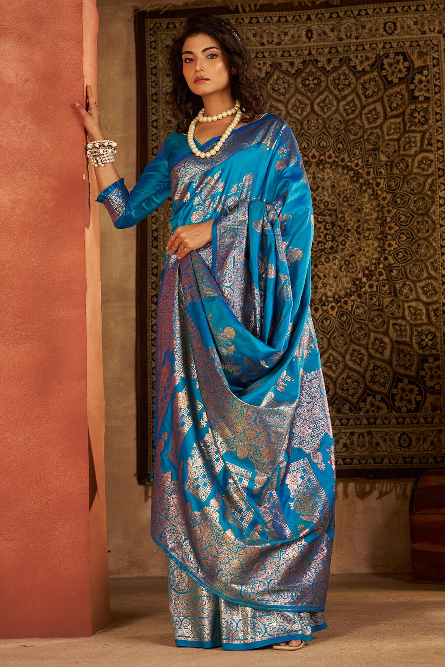 Woebegone Firozi Pure Zari Weaving Banarasi Silk Saree With Seraphic Blouse Piece