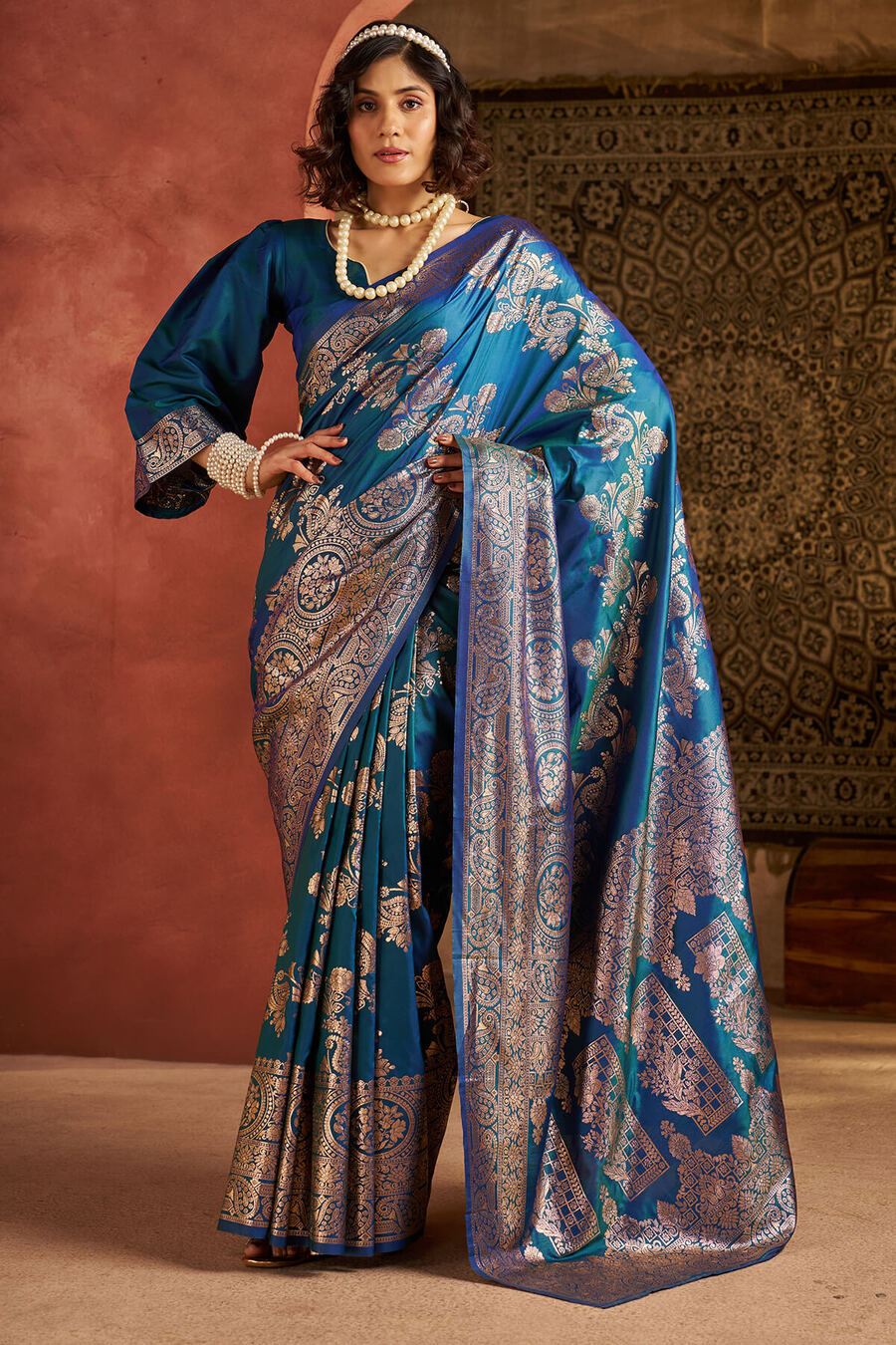 Propinquity Rama Pure Zari Weaving Banarasi Silk Saree With Entrancing Blouse Piece