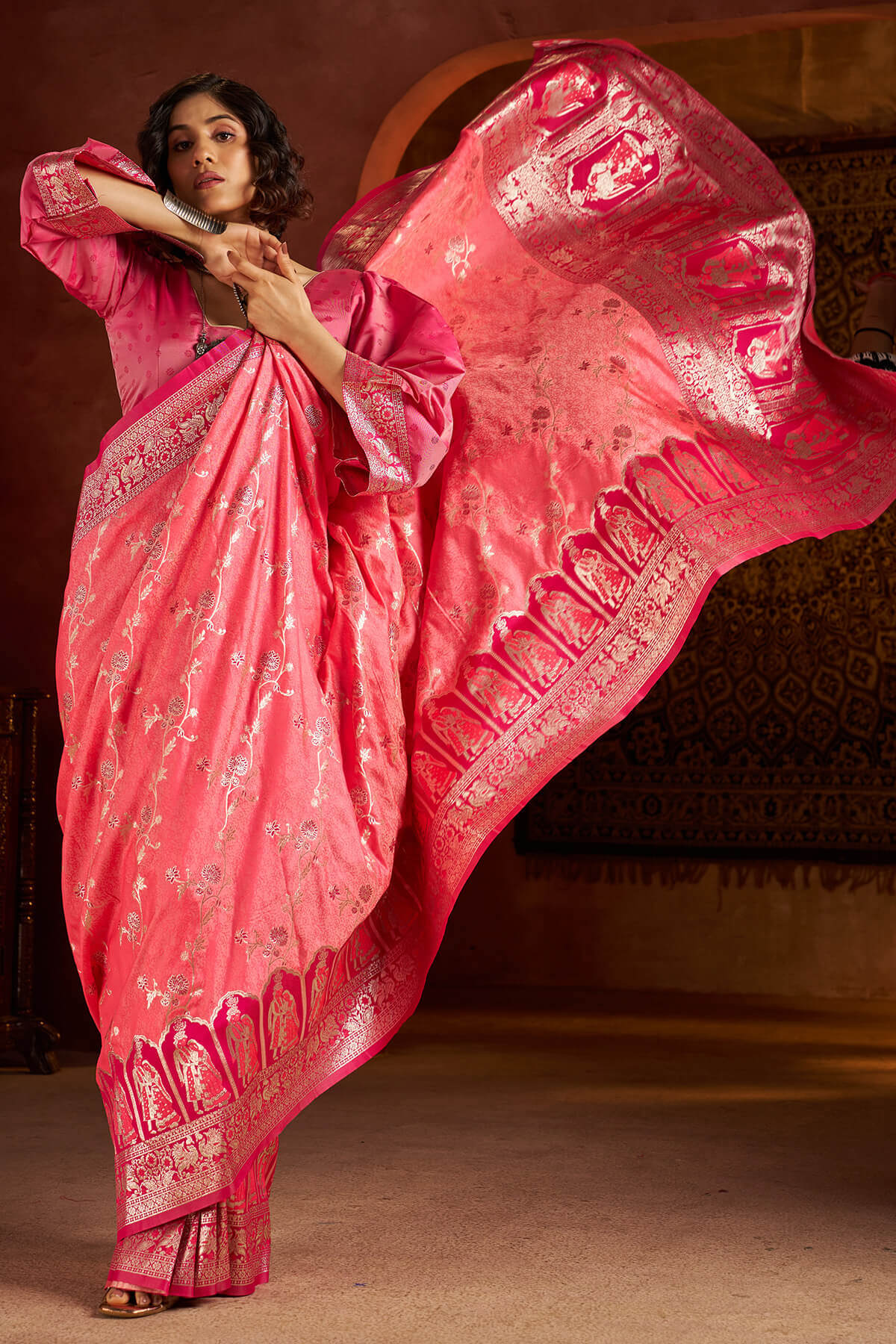 Embrocation Pink Pure Zari Weaving Banarasi Silk Saree With Moiety Blouse Piece