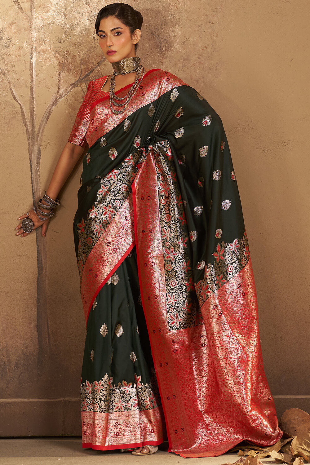 Engrossing Dark Green Pure Zari Weaving Banarasi Silk Saree With Comely Blouse Piece