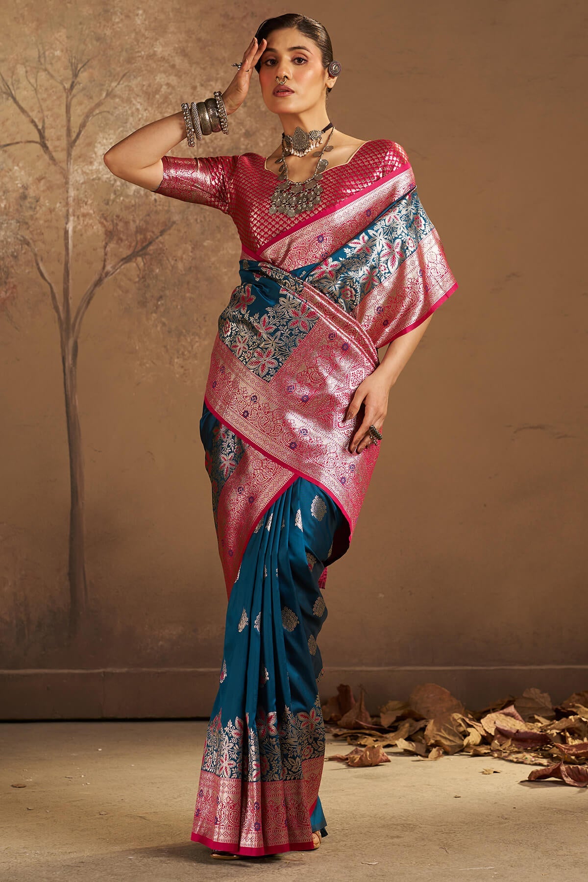 Dazzling Rama Pure Zari Weaving Banarasi Silk Saree With Snappy Blouse Piece