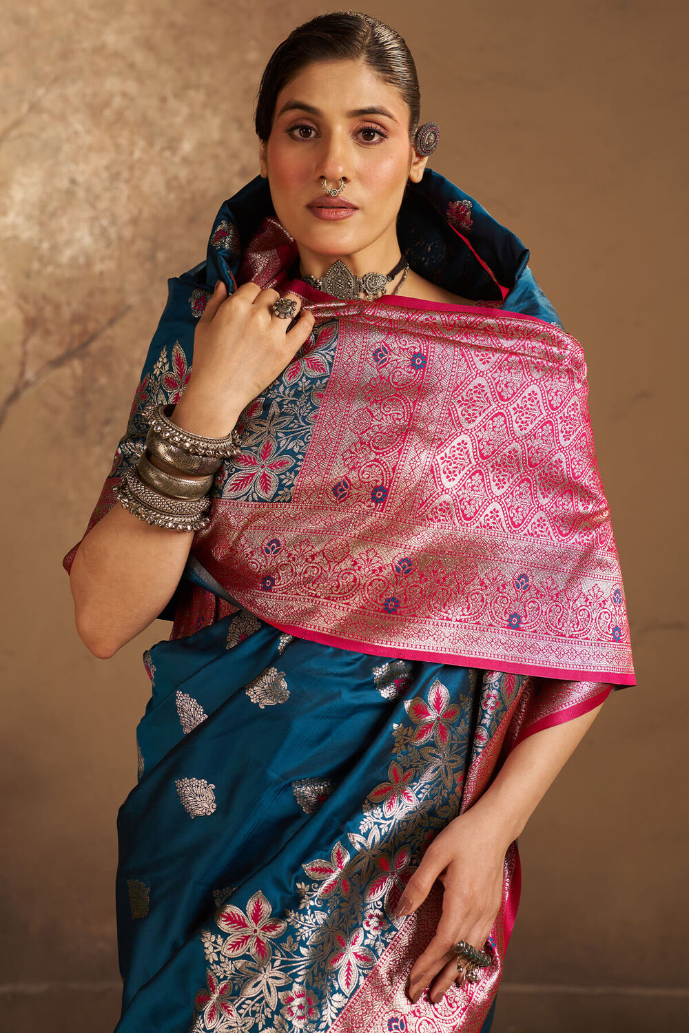 Dazzling Rama Pure Zari Weaving Banarasi Silk Saree With Snappy Blouse Piece