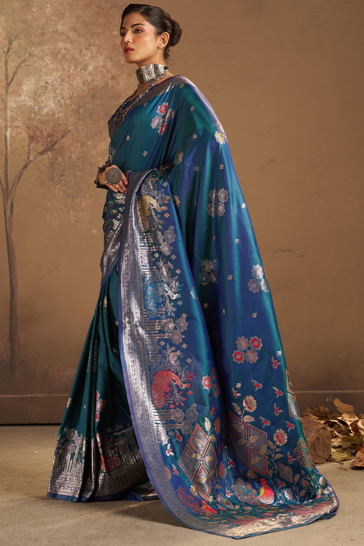 Arresting Rama Pure Zari Weaving Banarasi Silk Saree With Gratifying Blouse Piece