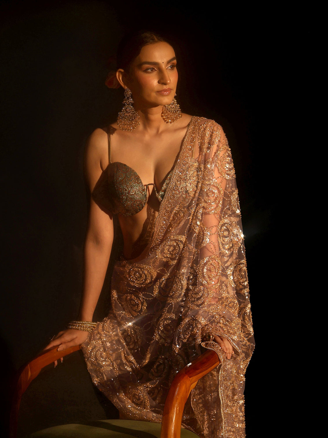 Mameraa Art Lavender Sequinned Rosette Design Net Saree